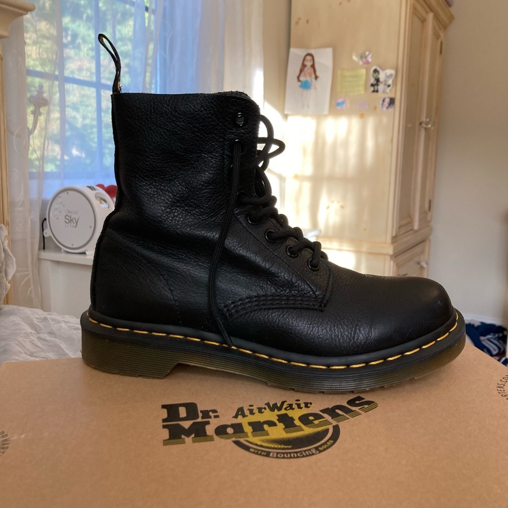 Dr. Martens 1460 women’s pascal Virginia leather boots